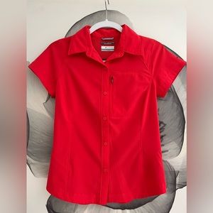 Columbia Omni shade button down Tshirt Size XS